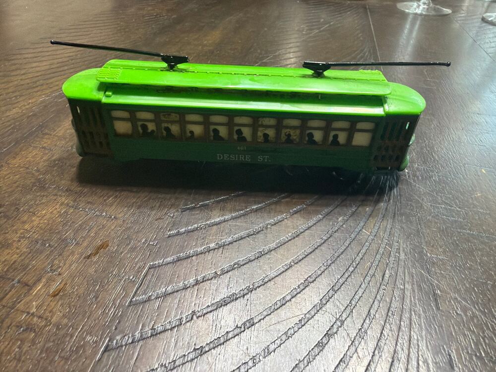 HO Scale Desire Street Trolley Car Non-Powered Green Streetcar Model Train Vtg
